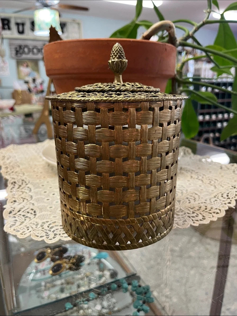 Vintage Hollywood Regency toilet paper holder/cover